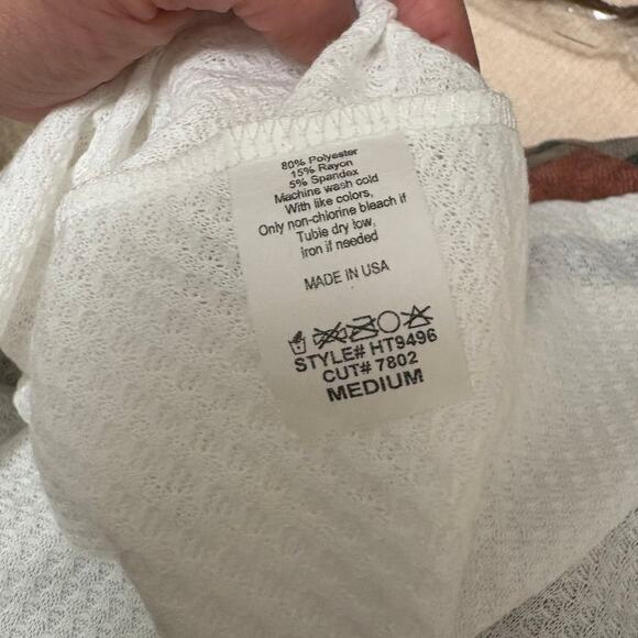 NWT HOPELY Boutique White Camo Women's Button Front Relaxed Fit  Blouse Medium - Picture 4 of 5